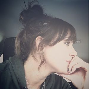 Meet your Posher, Alicia